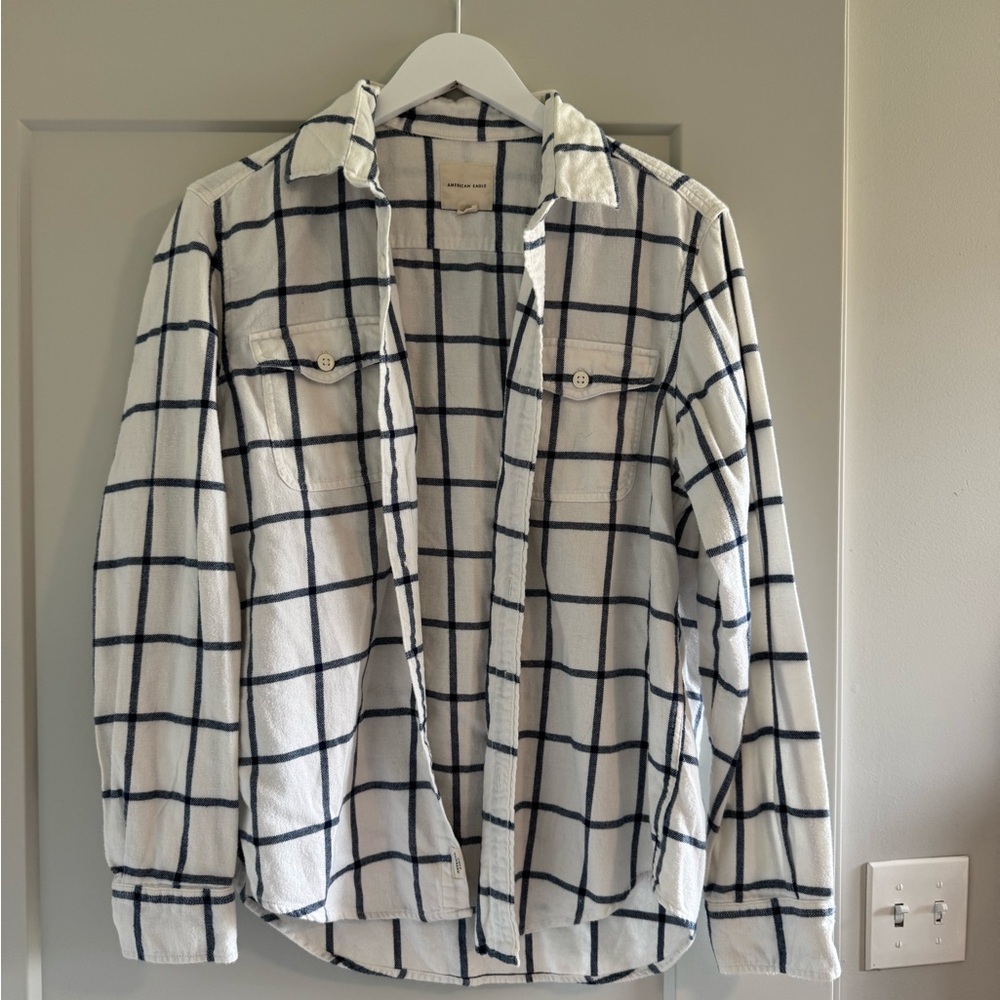 American Eagle Outfitters White and Blue Casual Button Down Shirt